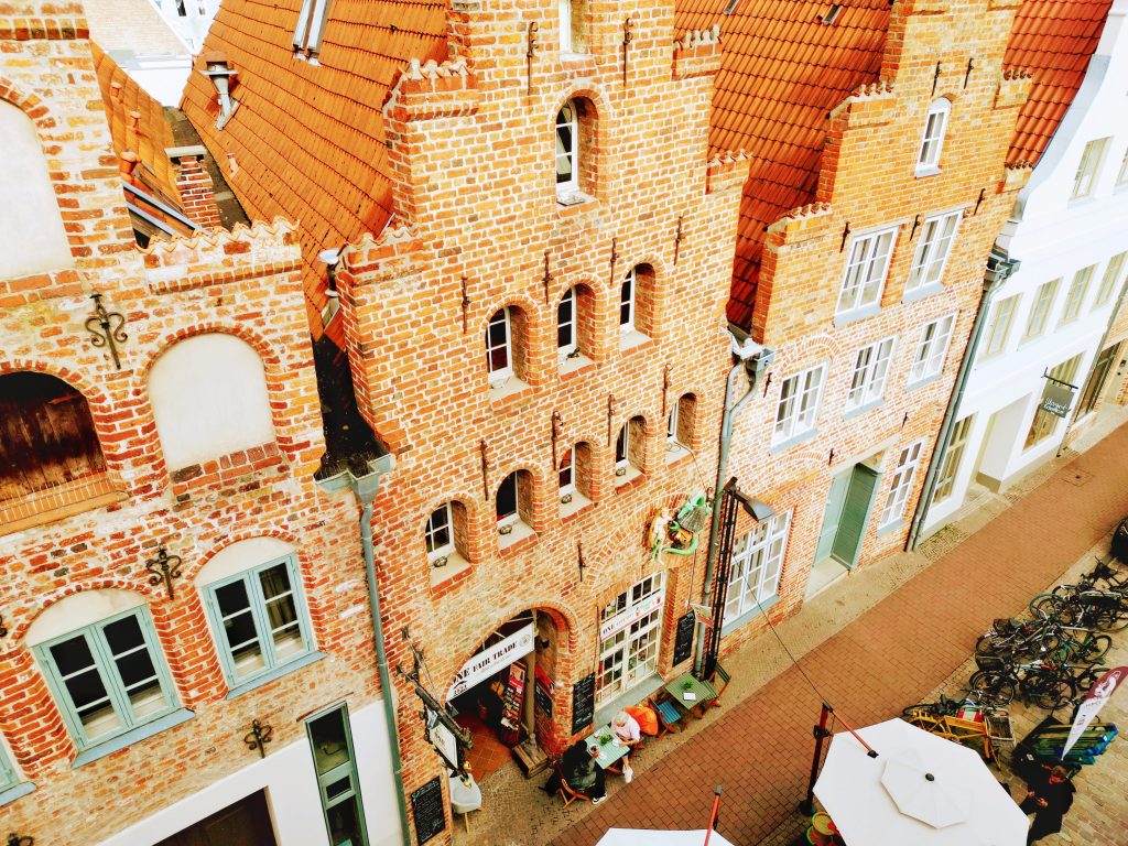 Luftaufnahme der Altstadtrösterei in der Fleischhauerstraße Lübeck. 