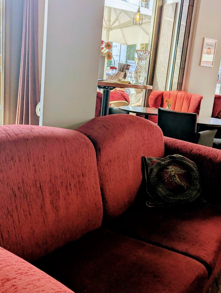 Café Czudaj bequeme Couch und Sessel, einzigartig in Lübeck