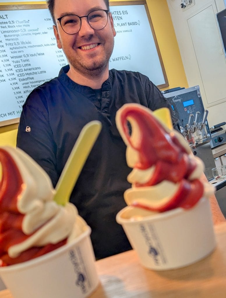 Handmade Softeis, vegan, im Café Freundlich in der Pfaffenstraße
